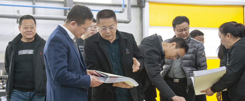 侯景濱走訪印刷、影像市場